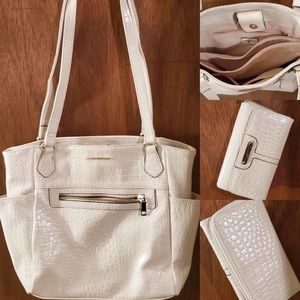 Jaclyn Smith purse and wallet